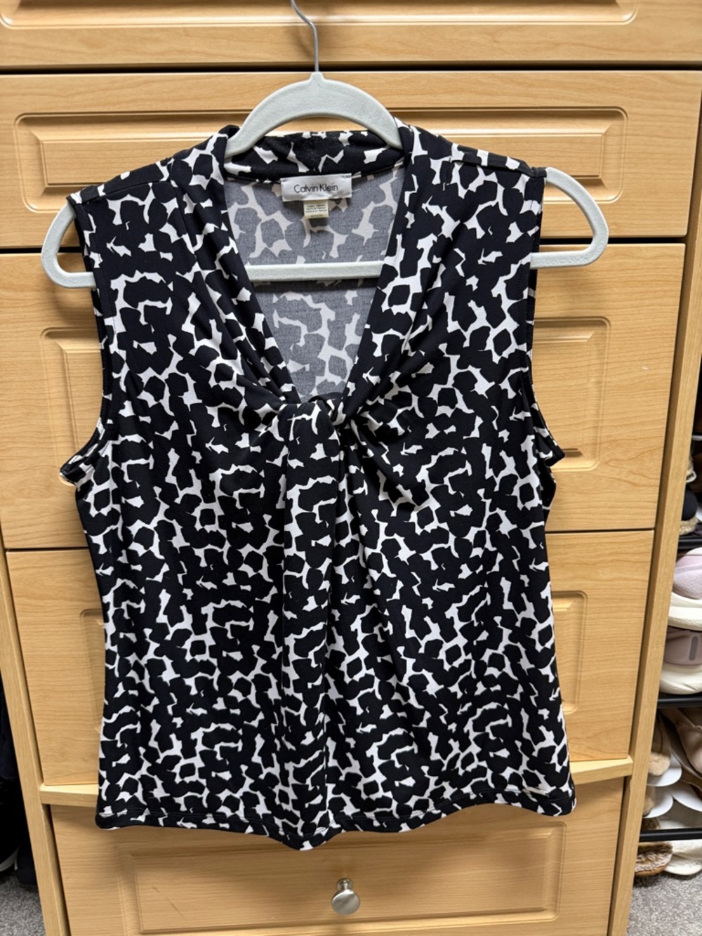 Calvin Klein Black & White Tie-Front Sleeveless Blouse